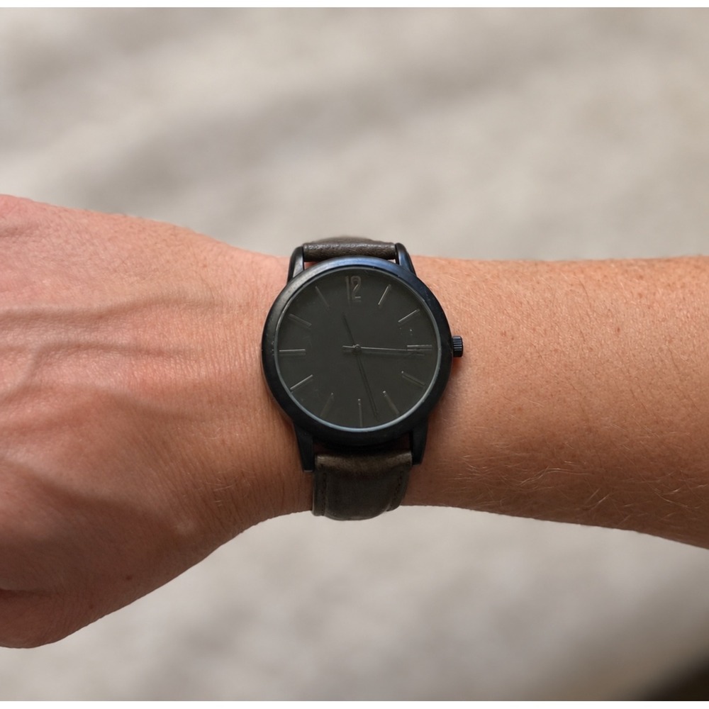 Mens Minimalist Black Dial Watch Brown Faux Leather Strap Japanese Movement
